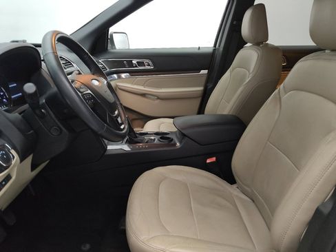 Used 2019 Ford Explorer Limited w/ Class III Trailer Tow Package image 17