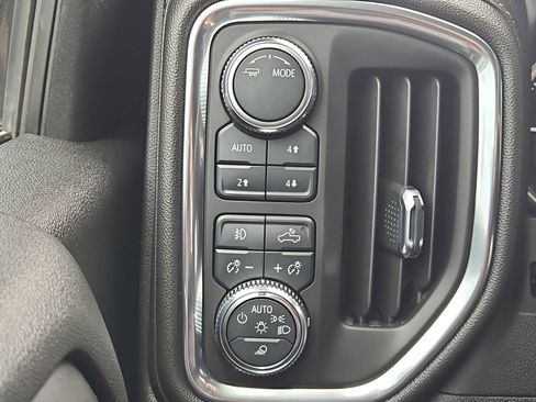 Used 2022 GMC Sierra 2500 Denali w/ Denali Ultimate Package AWD/4WD image 32