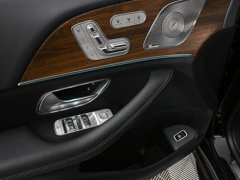 Used 2025 Mercedes-Benz GLE 450 GLE 450 image 8