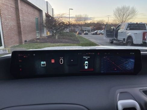 New 2025 Ford Expedition Active image 16