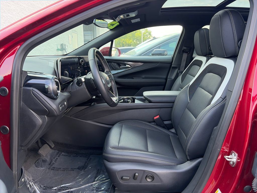 New 2025 Chevrolet Blazer EV LT AWD/4WD image 14