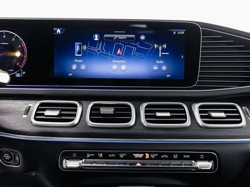 Certified 2026 Mercedes-Benz GLS 450 4MATIC image 17