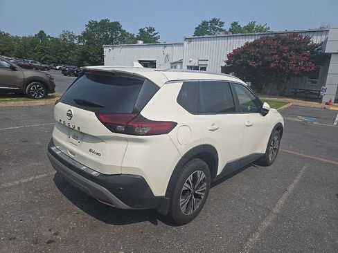 Used 2023 Nissan Rogue SV w/ SV Premium B Package AWD/4WD image 3