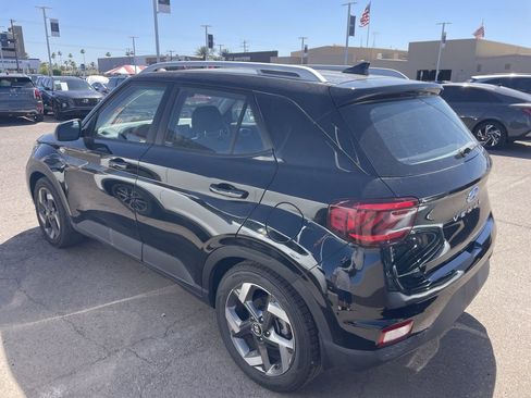 Used 2022 Hyundai Venue SEL image 9