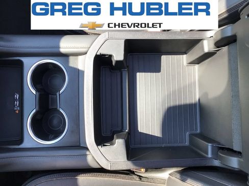 Used 2023 Chevrolet Suburban High Country AWD/4WD image 32