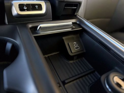 New 2026 Ford Expedition Active image 14