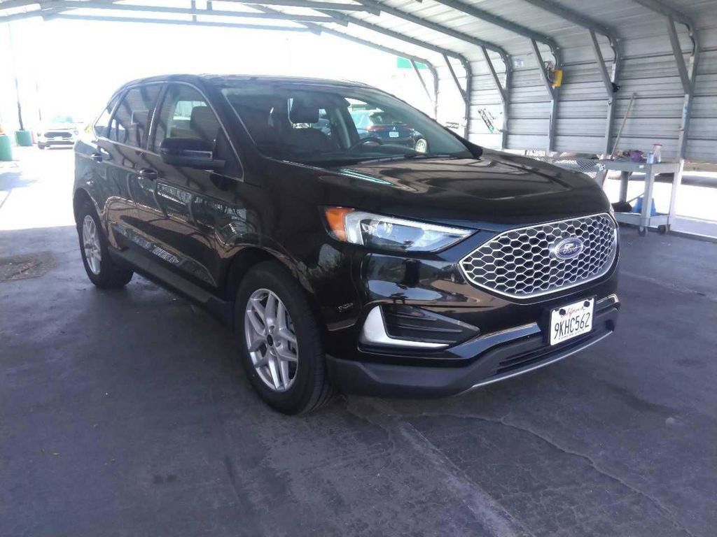 Used 2024 Ford Edge SEL AWD/4WD image 12