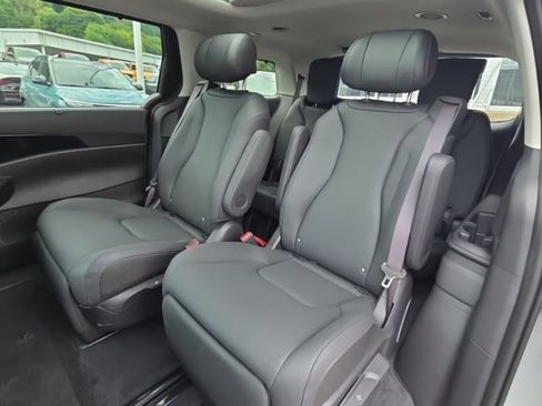 New 2027 Kia Carnival SX Prestige FWD image 24