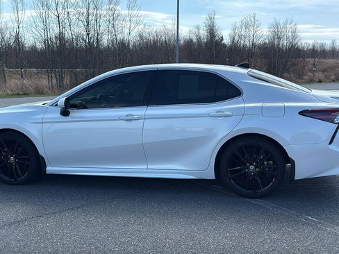 Used 2023 Toyota Camry XSE w/ Navigation Package image 9
