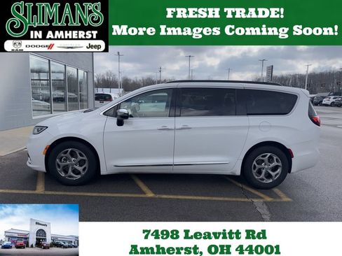 Used 2023 Chrysler Pacifica Limited image 1