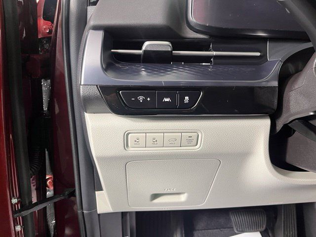 Used 2024 Kia Carnival SX Prestige FWD image 16
