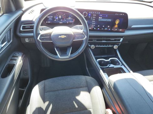 Used 2024 Chevrolet Traverse LT image 14