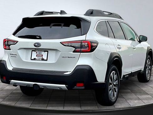 Used 2025 Subaru Outback Limited AWD/4WD image 6