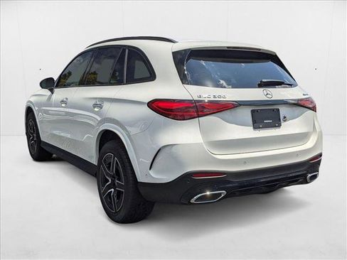 Used 2025 Mercedes-Benz GLC 300 4MATIC image 8