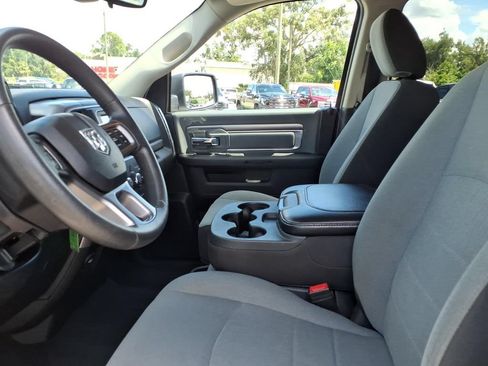 Used 2022 RAM 1500 Classic SLT AWD/4WD image 24