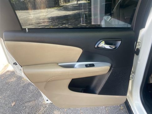 Used 2016 Dodge Journey SE w/ Flexible Seating Group FWD image 18