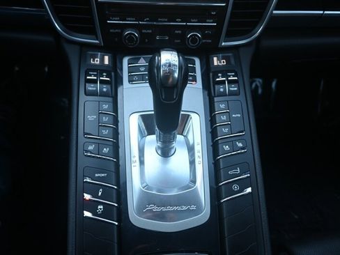Used 2013 Porsche Panamera S image 38