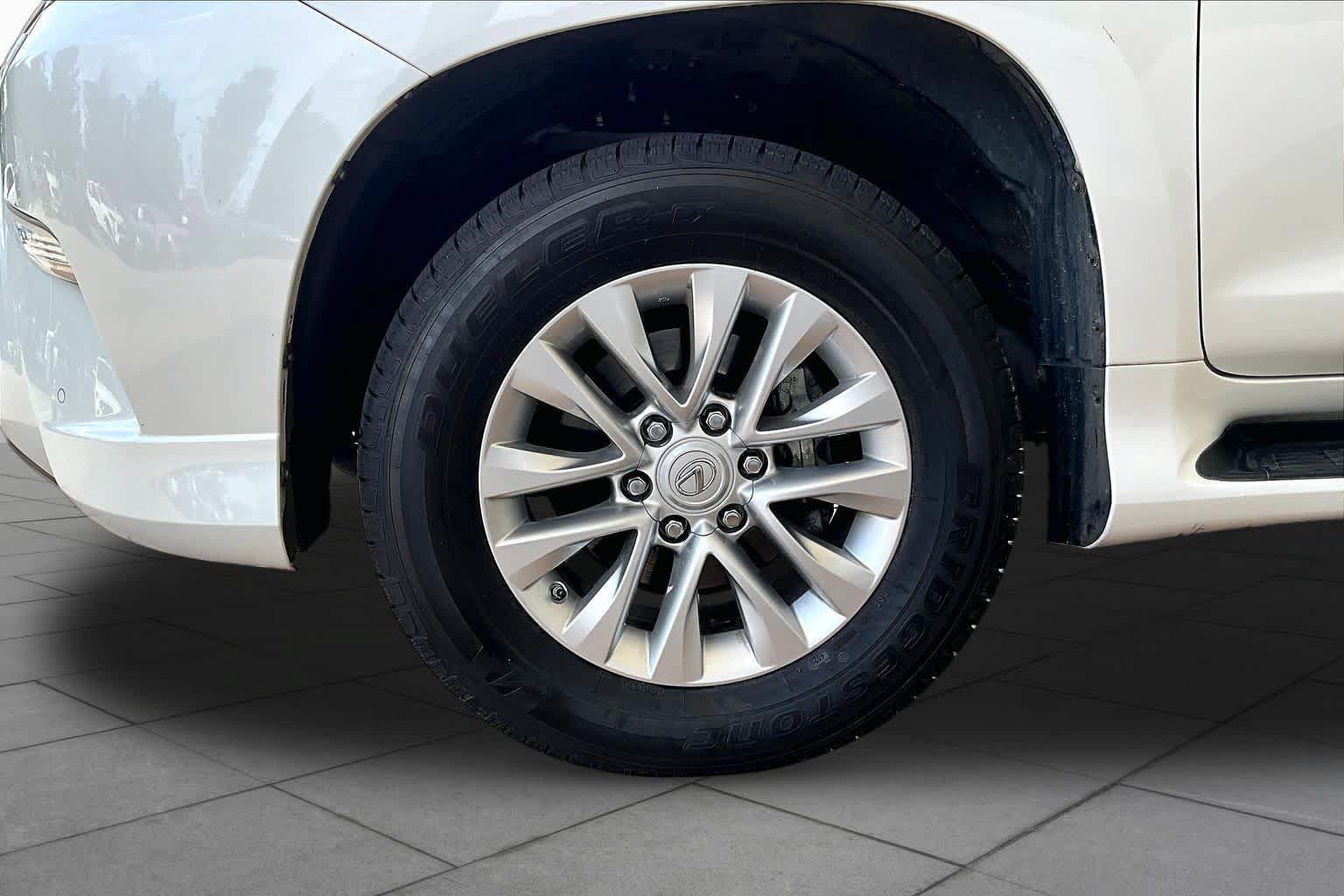 Used 2021 Lexus GX 460 Premium w/ Premium Package AWD/4WD image 9