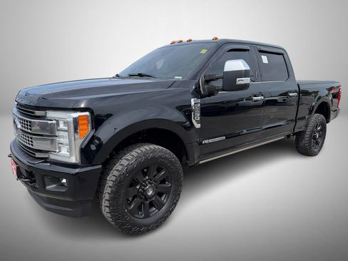 Used 2018 Ford F250 Platinum w/ Platinum Ultimate Package AWD/4WD image 2