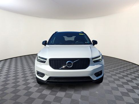 Used 2019 Volvo XC40 T5 R-Design AWD/4WD image 2