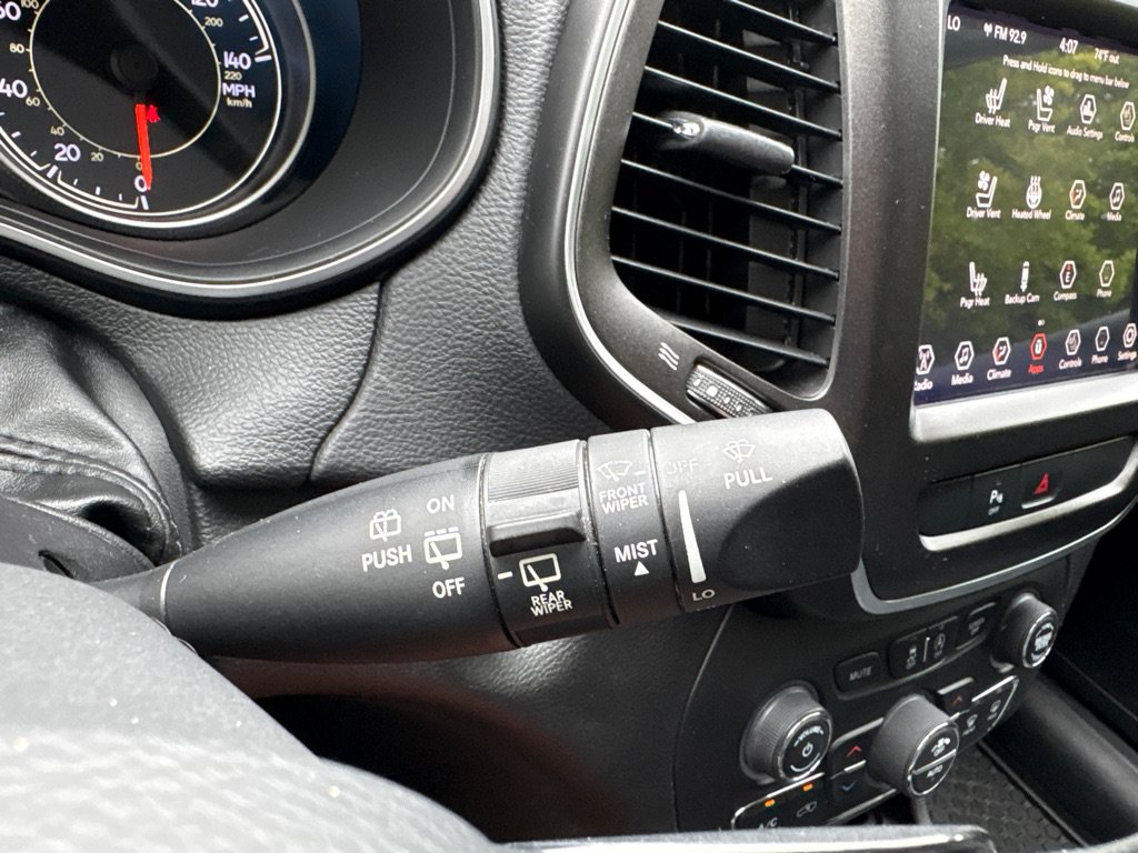 Used 2020 Jeep Cherokee Trailhawk AWD/4WD image 24