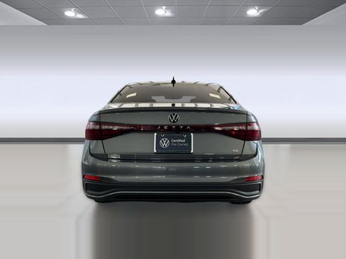 Used 2025 Volkswagen Jetta SE w/ Sunroof Package FWD image 10