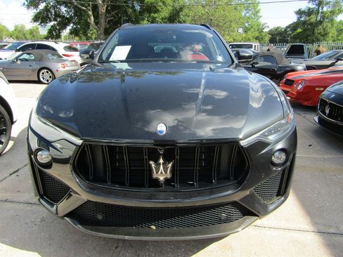 Used 2022 Maserati Levante Trofeo image 2