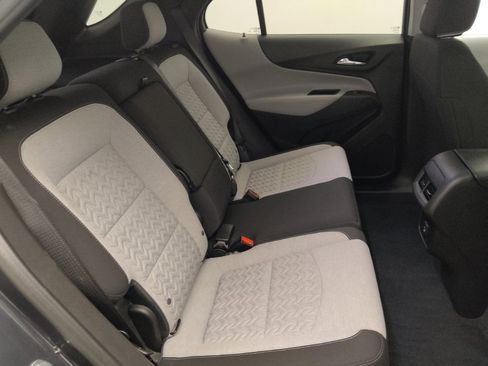 Used 2022 Chevrolet Equinox LS w/ LS Convenience Package AWD/4WD image 19