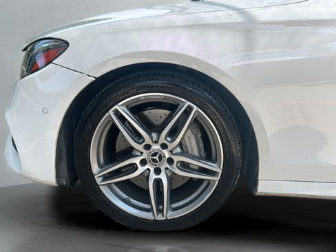 Used 2018 Mercedes-Benz E 300 image 33