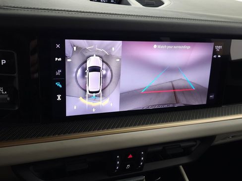 Used 2024 Porsche Cayenne S image 33