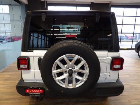 Used 2023 Jeep Wrangler Sport S image 7