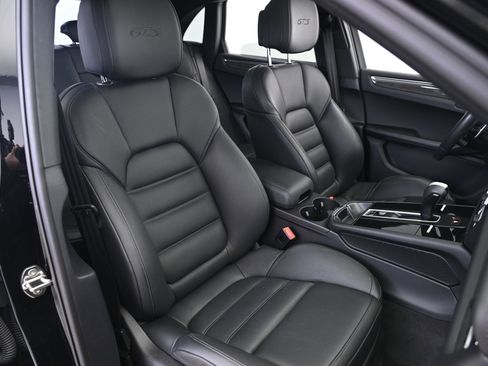 Used 2023 Porsche Macan GTS image 24