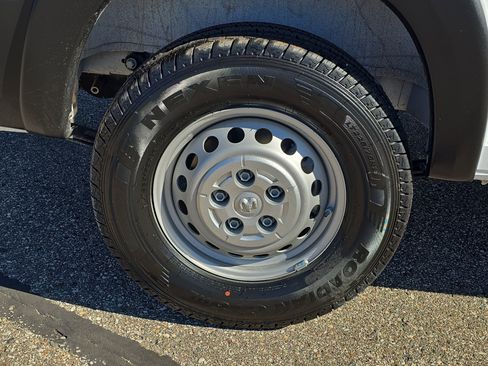 Used 2025 RAM ProMaster 2500 w/ Safety Group image 5