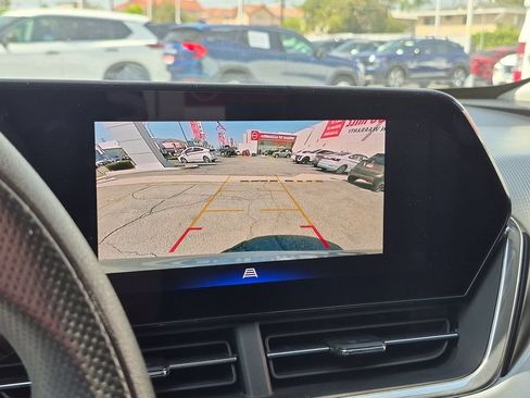 Used 2025 Chevrolet Trax LT FWD image 26