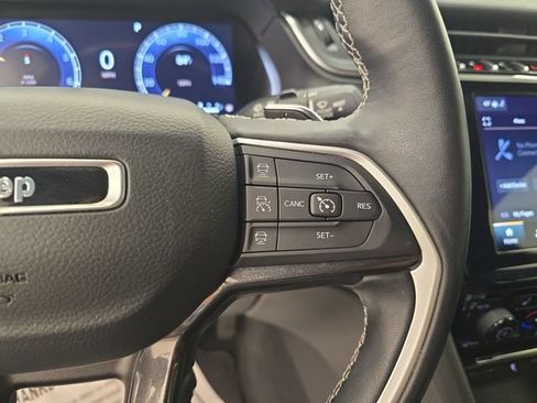 Used 2022 Jeep Grand Cherokee L Laredo AWD/4WD image 34