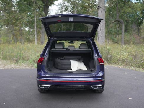 Certified 2022 Volkswagen Tiguan SEL R-Line image 7