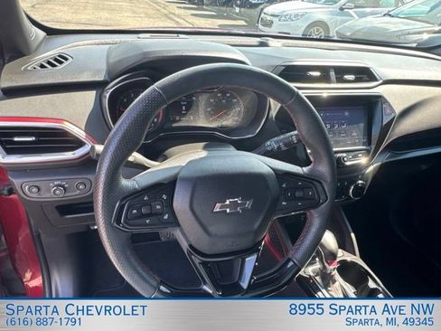 Used 2022 Chevrolet TrailBlazer RS w/ Sun and Liftgate Package AWD/4WD image 15