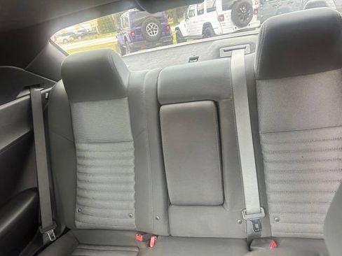 Used 2014 Dodge Challenger R/T RWD image 14