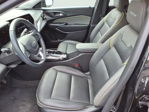Certified 2024 Chevrolet Trax ACTIV FWD image 8