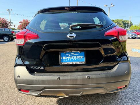 Used 2020 Nissan Kicks S FWD image 25