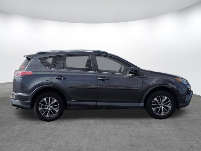 Used 2016 Toyota RAV4 XLE AWD/4WD image 2