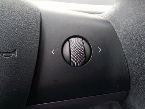 Used 2021 Tesla Model Y Long Range image 22