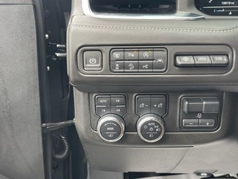 Used 2024 GMC Yukon XL Denali Ultimate image 15