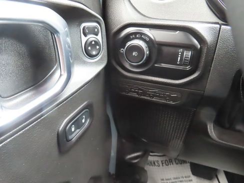 Used 2025 Jeep Wrangler Willys image 30