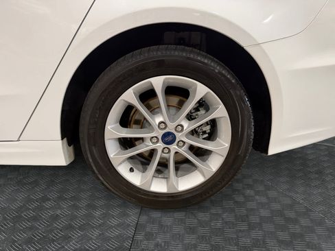 Used 2020 Ford Fusion SE FWD image 15