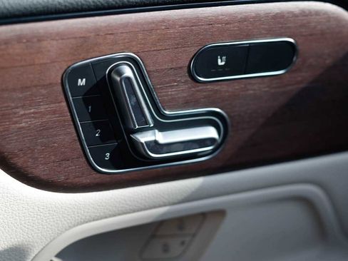 Certified 2022 Mercedes-Benz GLA 250 4MATIC image 35