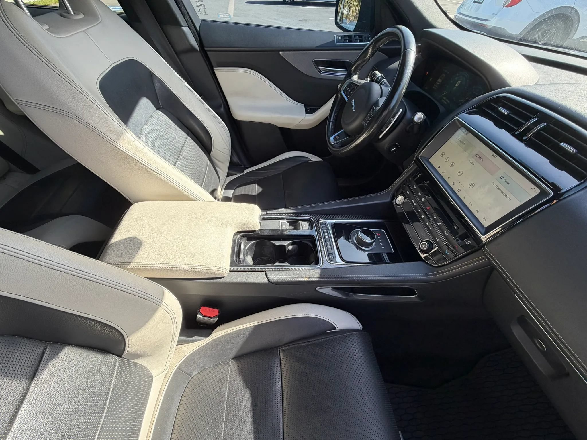 Used 2018 Jaguar F-PACE S AWD/4WD image 22