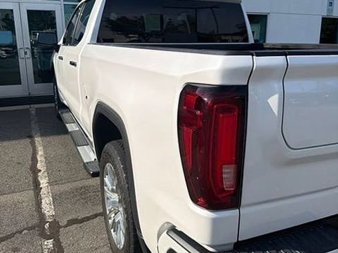 Used 2023 GMC Sierra 1500 Denali w/ Technology Package AWD/4WD image 5