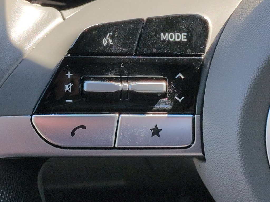 Used 2025 Hyundai Elantra SEL FWD image 8