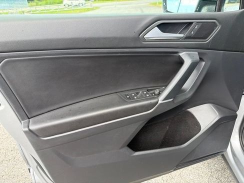 Used 2020 Volkswagen Tiguan SE R-Line w/ 3rd Row Seat Package AWD/4WD image 42